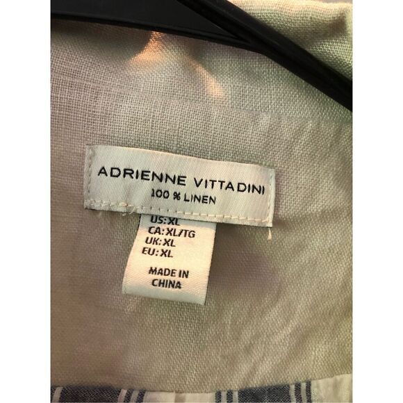 Adrienne Vittadini Women’s Cream with Blue Striped Inside One Button Blazer Suit - Picture 8 of 8